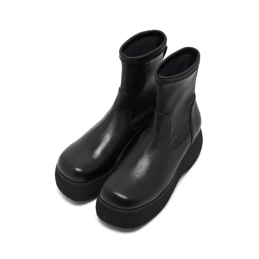 INTHESTAR IS_221388BK