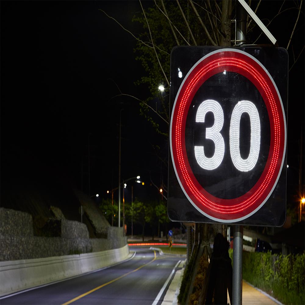Illuminant Road Traffic Sign Board - DANGER