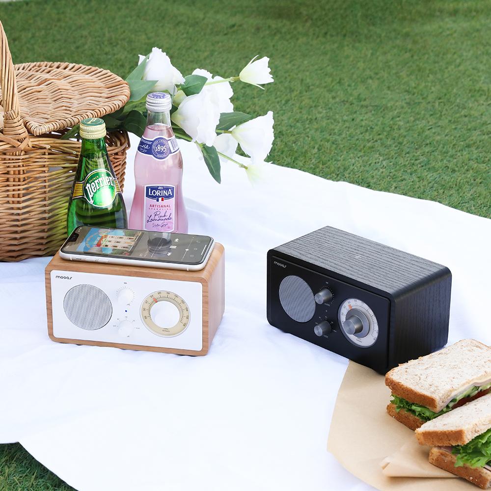 Classic Dial Wireless Charging Radio Speaker