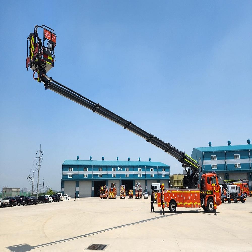 Jinwoo SMC Firefighting aerial ladder vehicle Telescopic boom type(32M)
